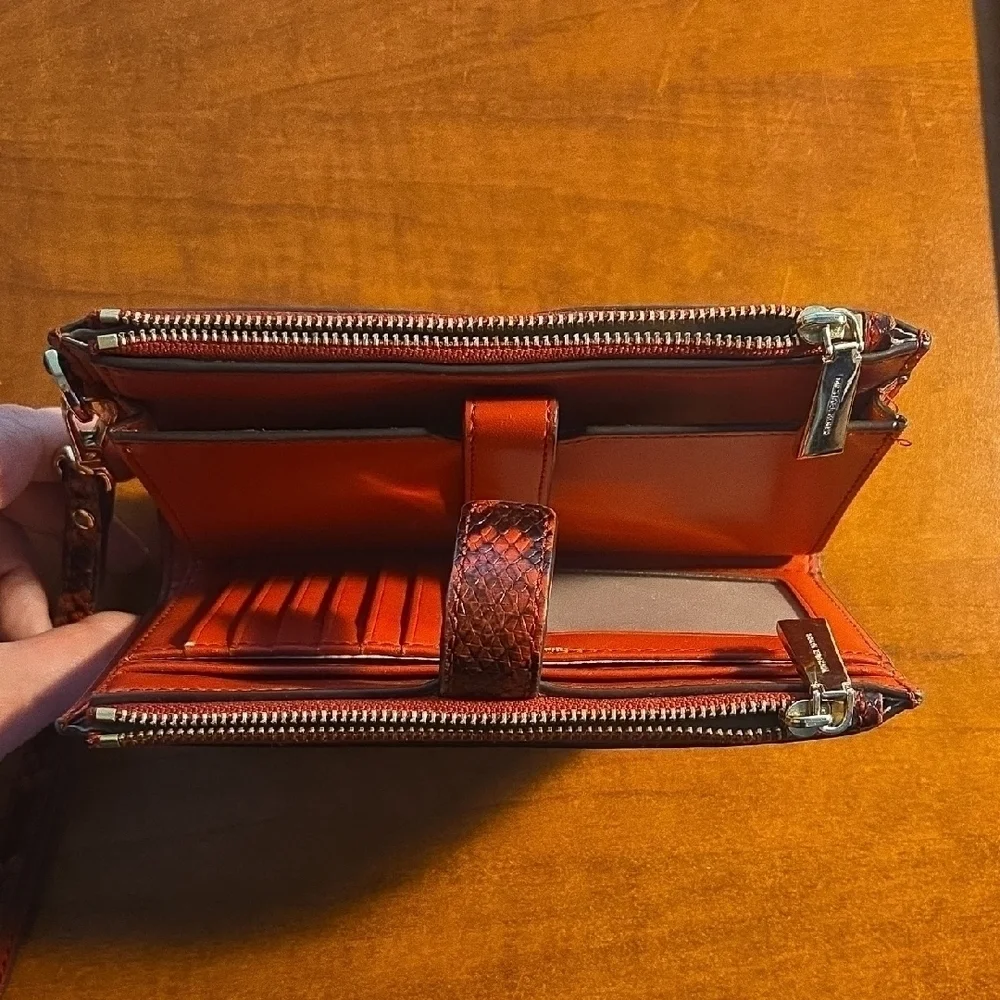 Michael Kors chic wristlet